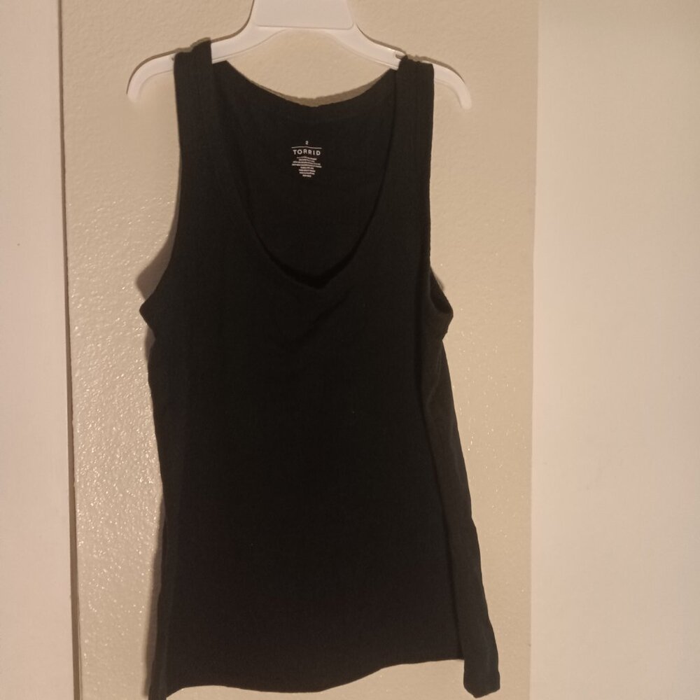 Torrid sleeveless tee shirt
